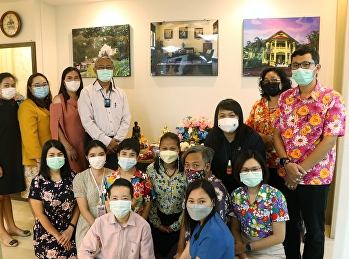 Join in the tradition of Songkran... on
the occasion of Thai New Year